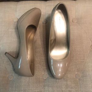 BANDOLINO - Tan pumps slightly worn